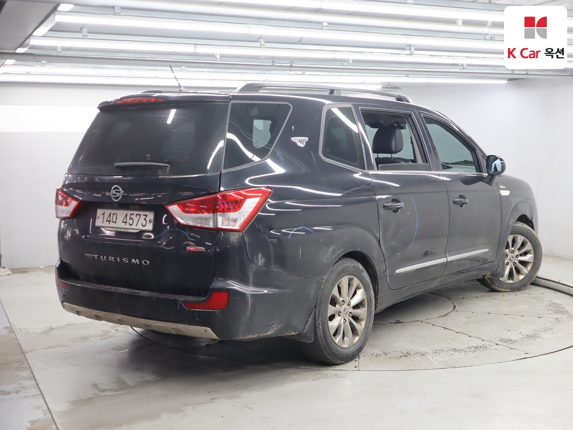 سانج يونج كوراندو توريزمو 2017 - صورة 2