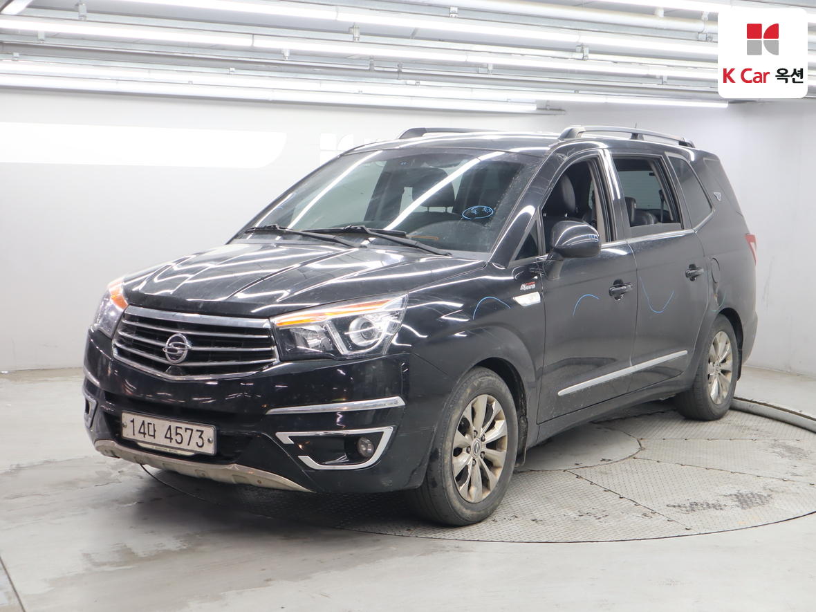 سانج يونج كوراندو توريزمو 2017 - صورة 1