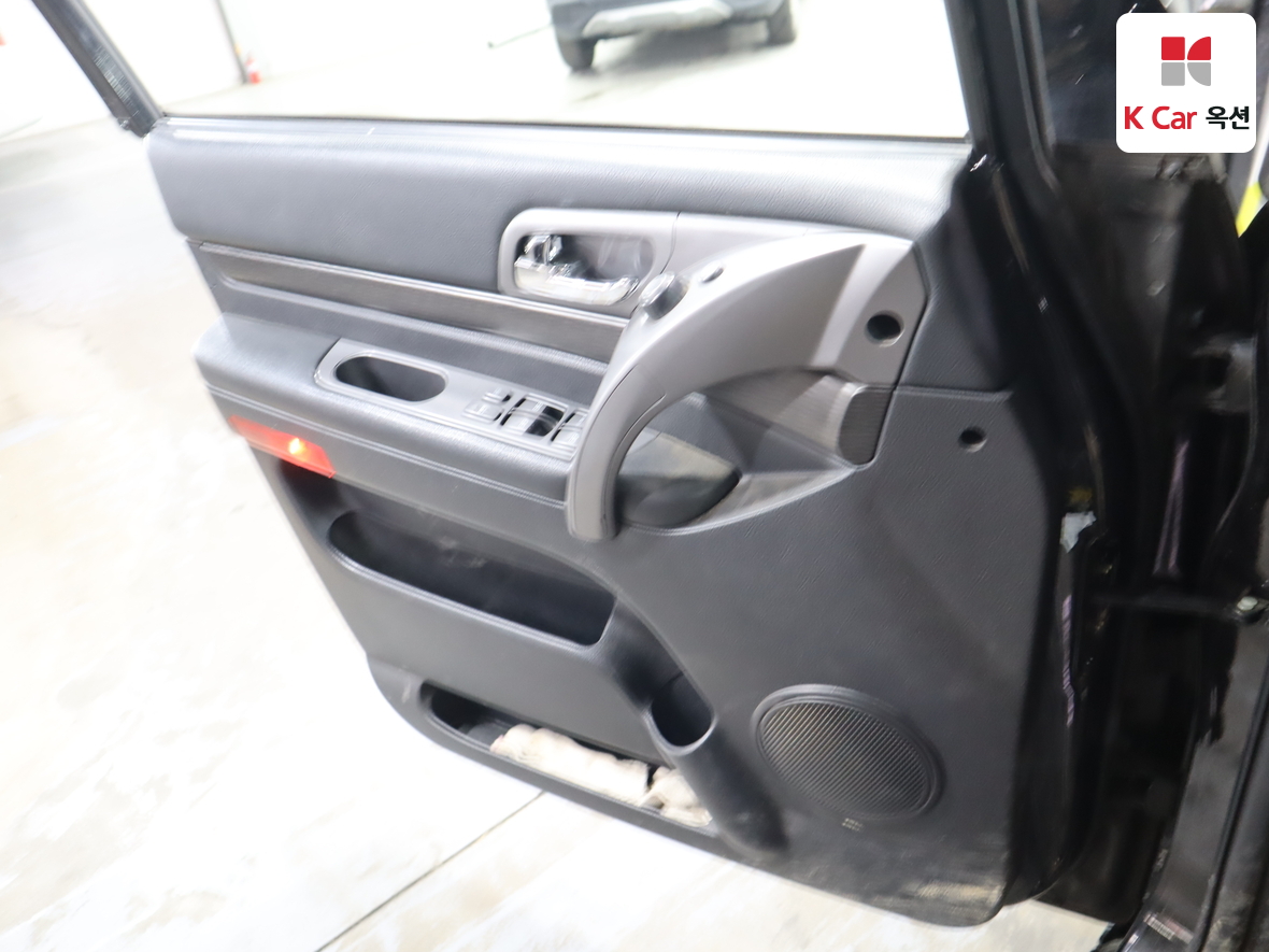 سانج يونج كوراندو توريزمو 2017 - صورة 8