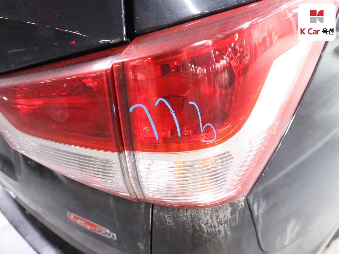 سانج يونج كوراندو توريزمو 2017 - صورة 47