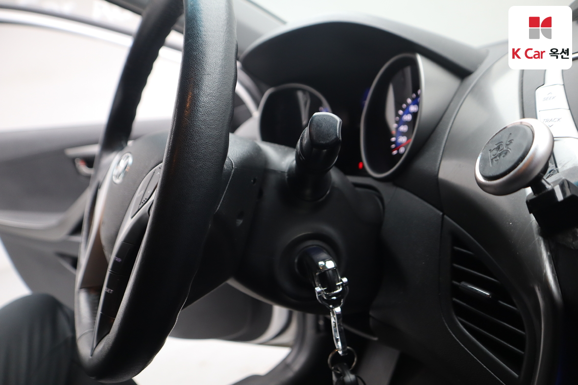 현대 아반떼 - 11