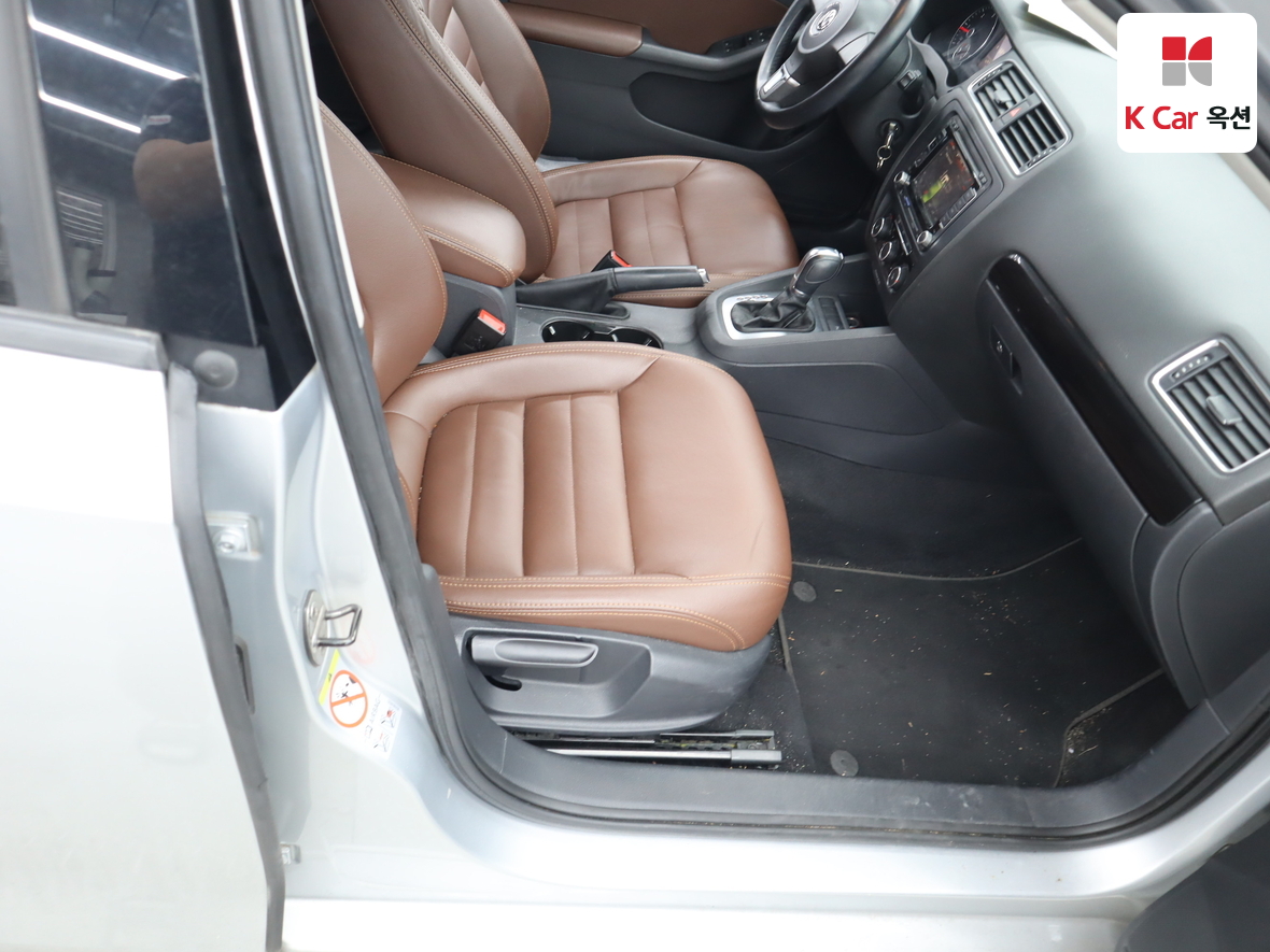 Volkswagen Jetta - 28