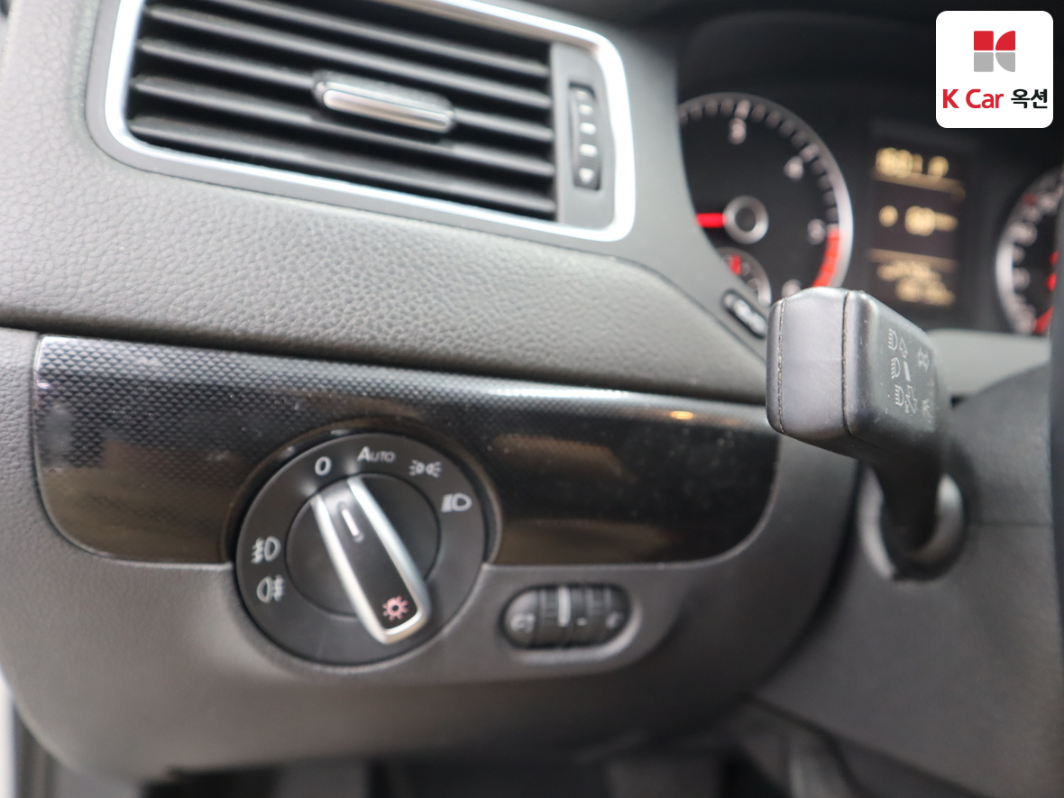 Volkswagen Jetta - 9