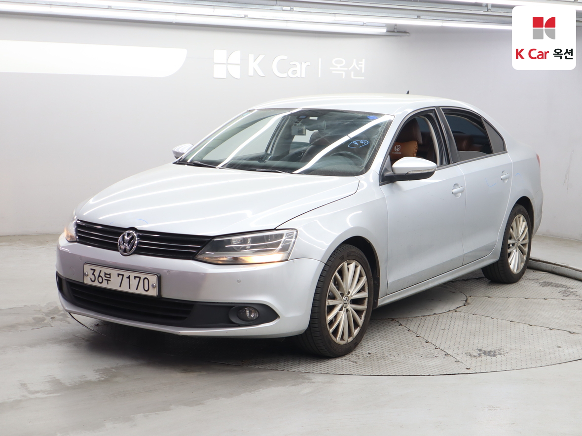 Volkswagen Jetta - 1