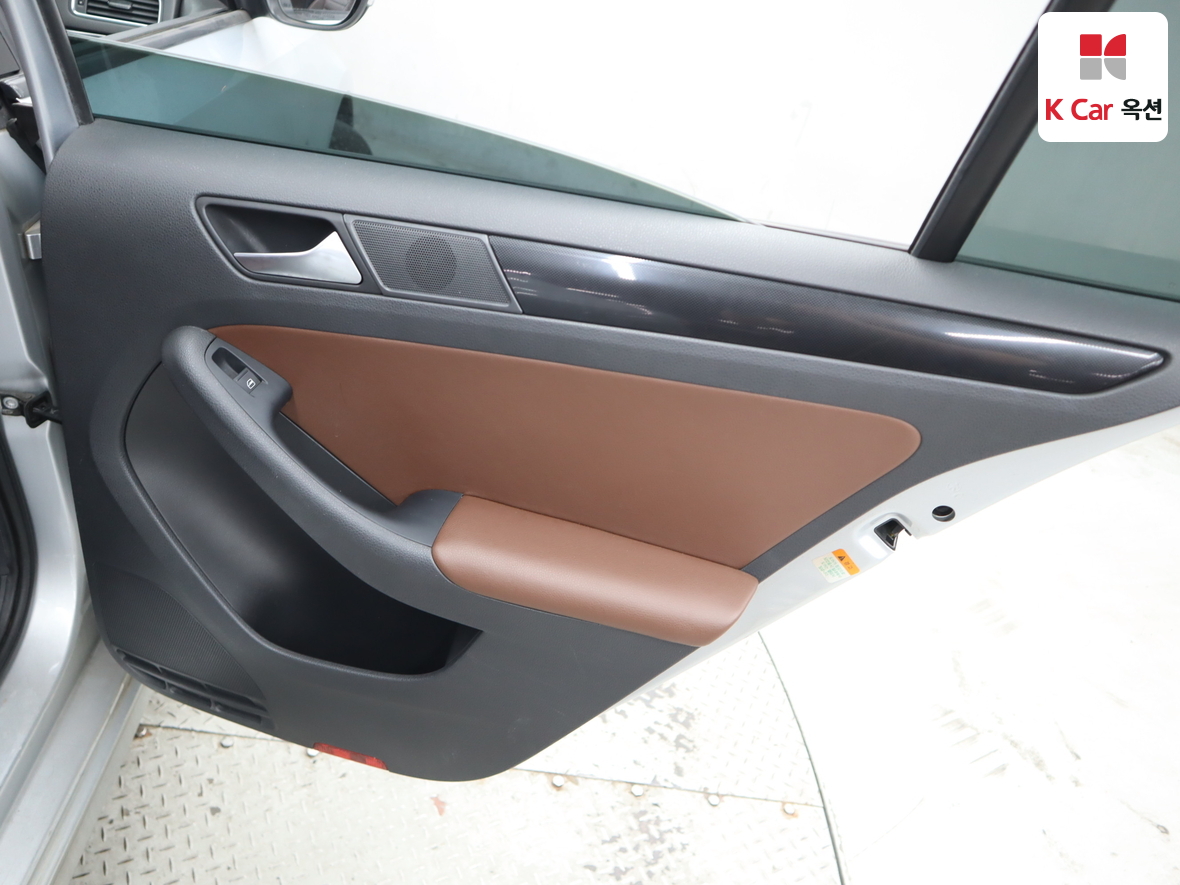 Volkswagen Jetta - 25