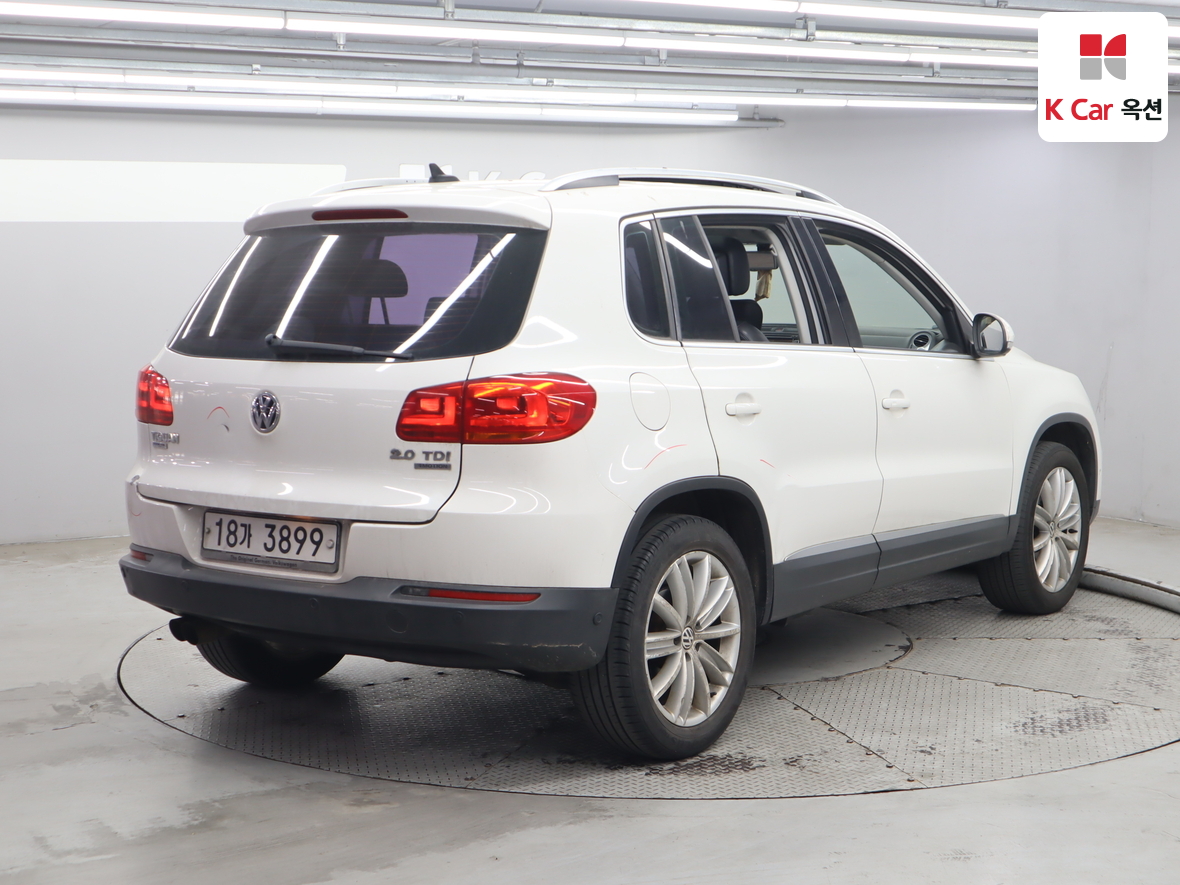 Volkswagen Tiguan - 2