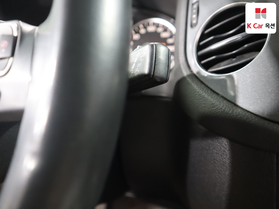 Volkswagen Tiguan - 11