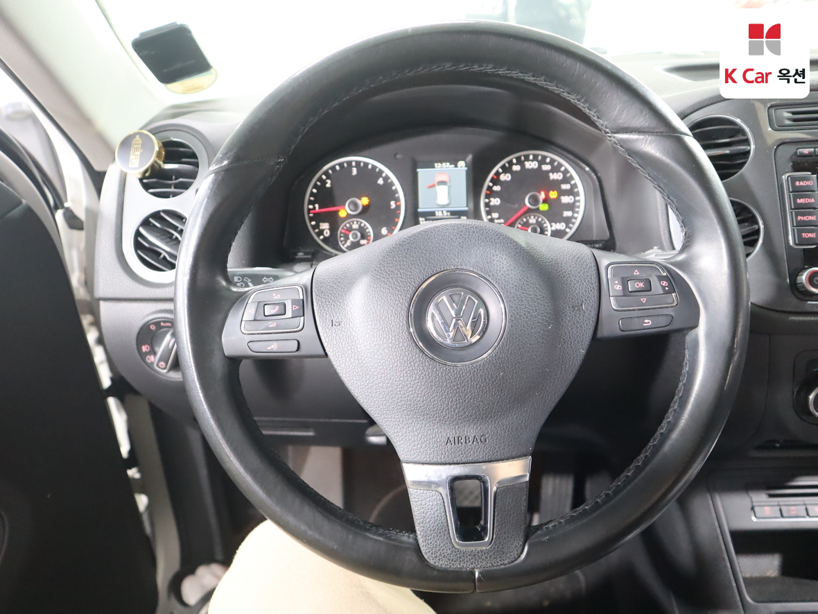 Volkswagen Tiguan - 10