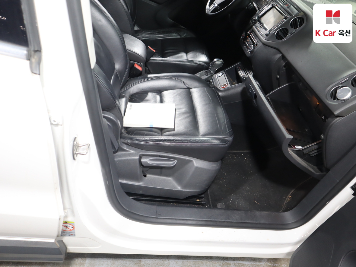 Volkswagen Tiguan - 33