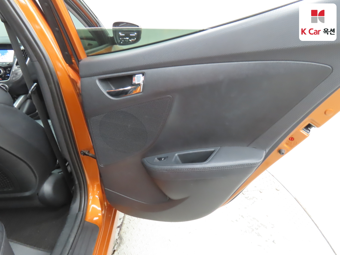 هيونداي فيلوستر 2012 - صورة 25