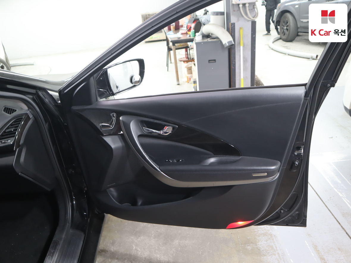 هيونداي أزيرا 2011 - صورة 30