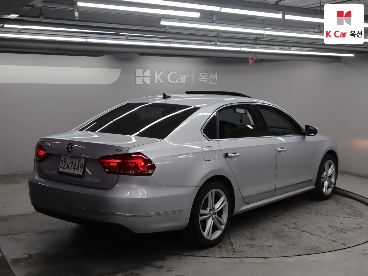 Volkswagen Passat - 2