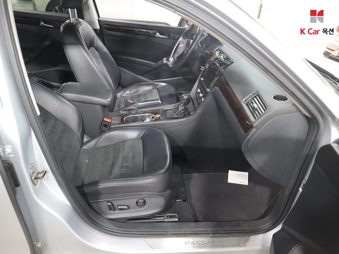 Volkswagen Passat - 32