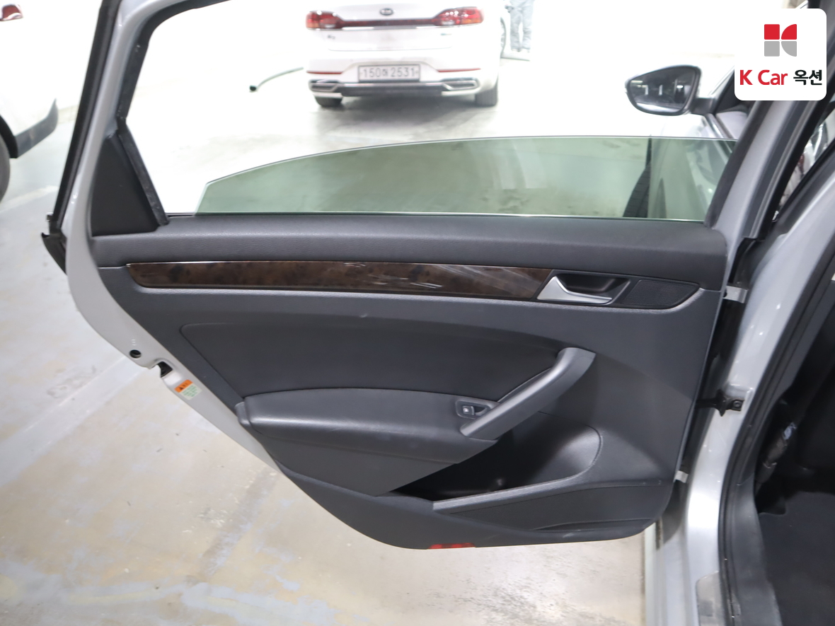 Volkswagen Passat - 25