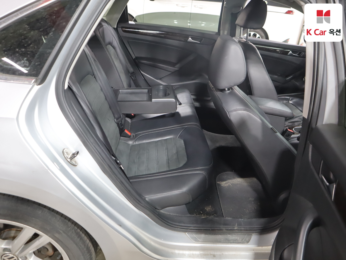 Volkswagen Passat - 30