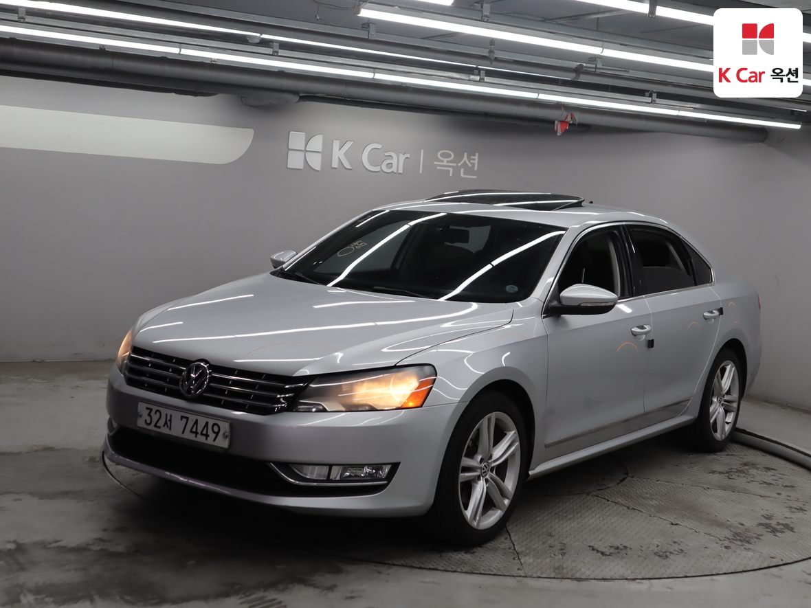 Volkswagen Passat - 1