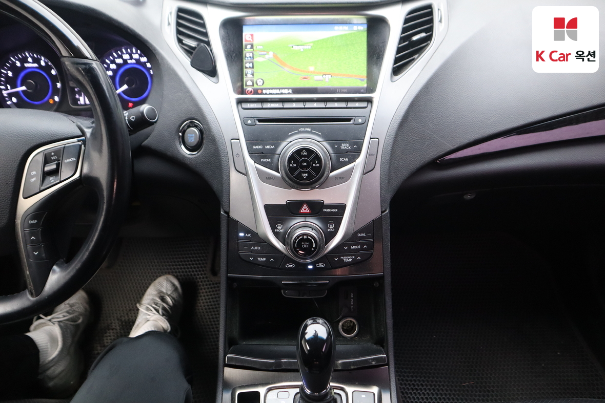 Hyundai AZERA 2014 - Image 6