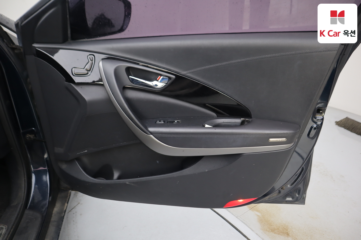 Hyundai AZERA 2014 - Image 27