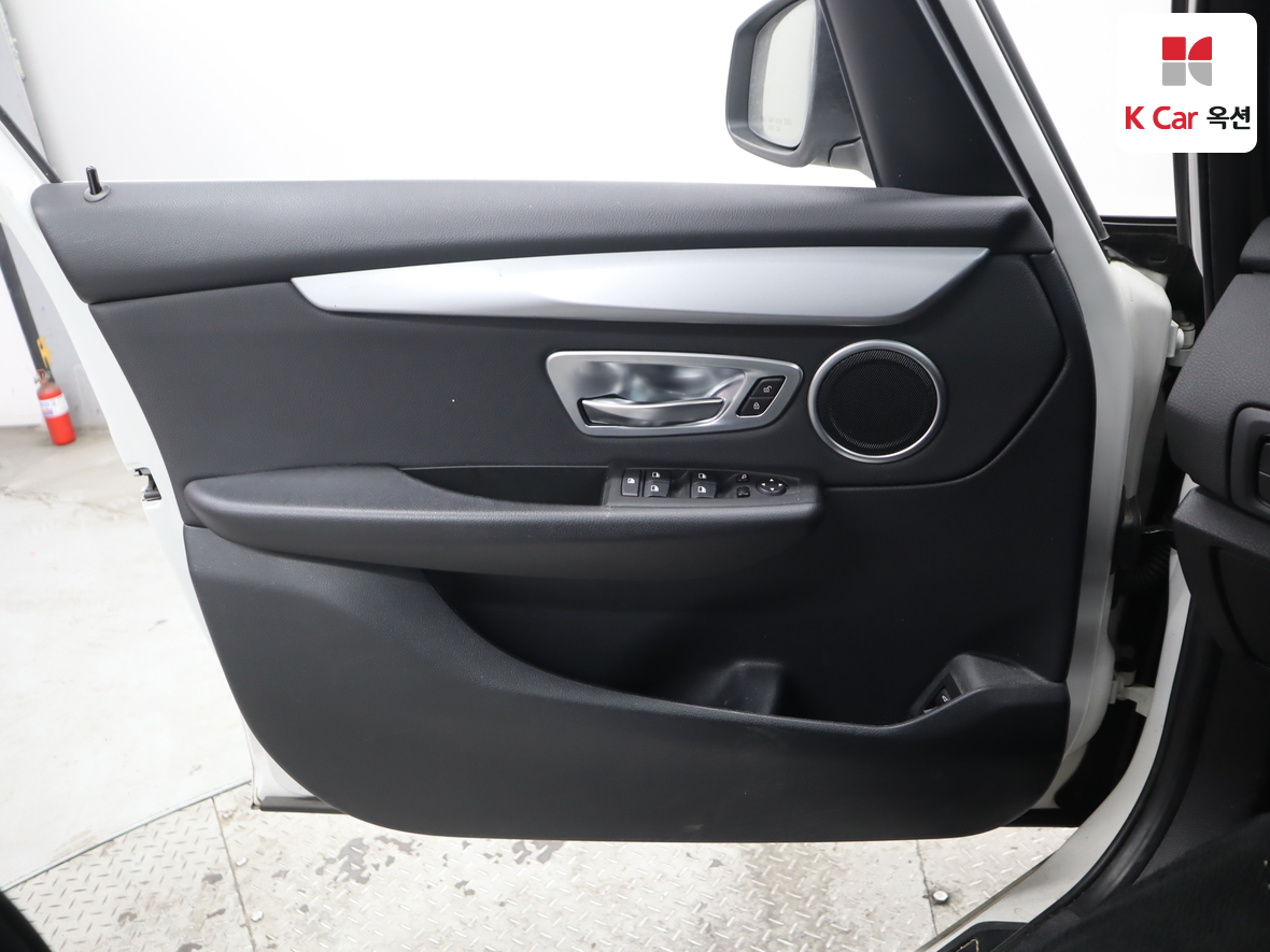 BMW 2 Series - 8