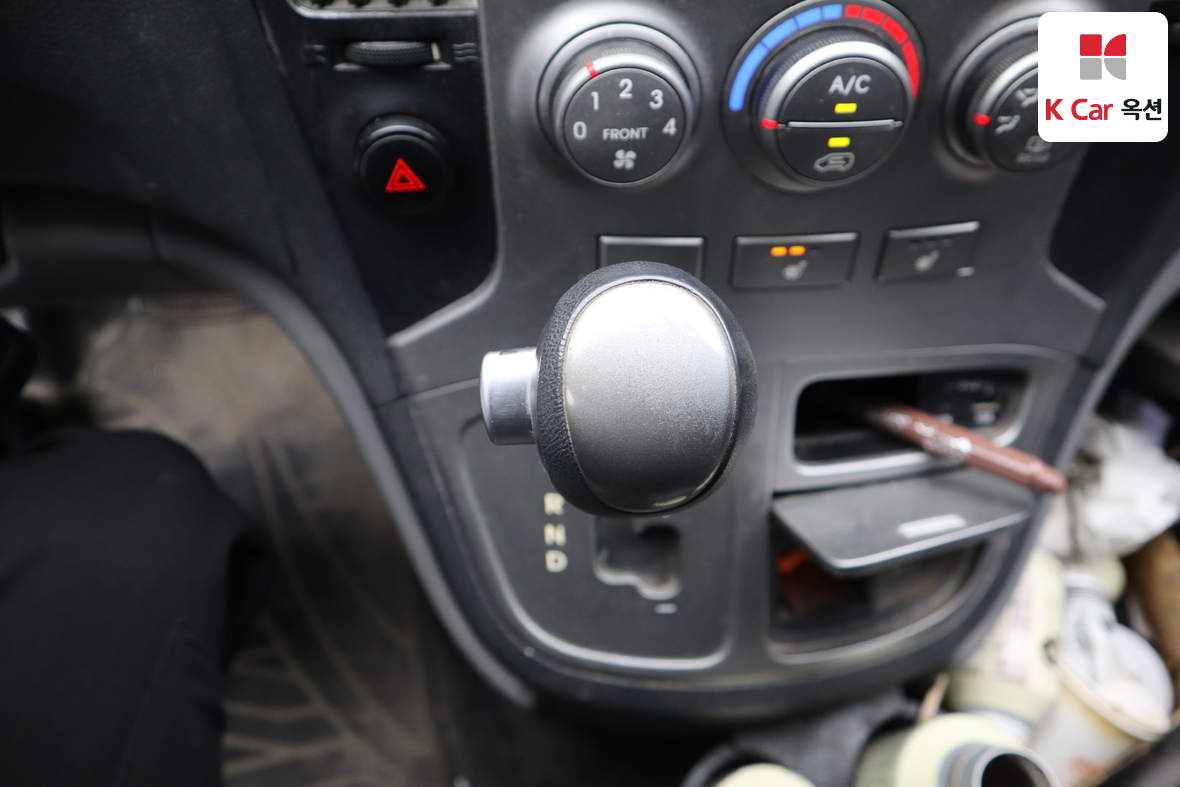 Hyundai Grand Starex 2014 - Image 16