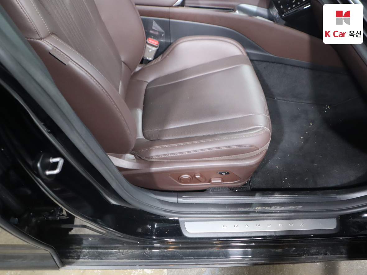 Hyundai Grandeur - 32