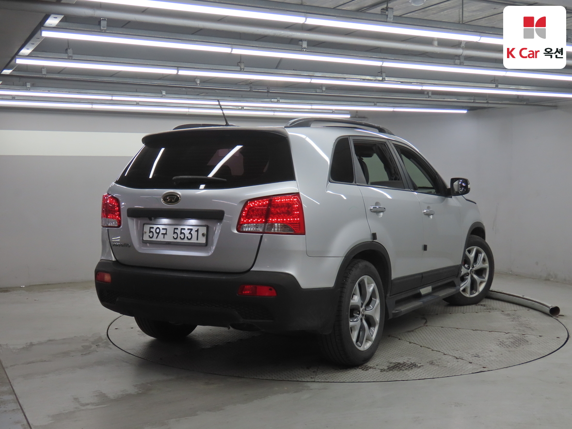 كيا سورينتو 2011 - صورة 2