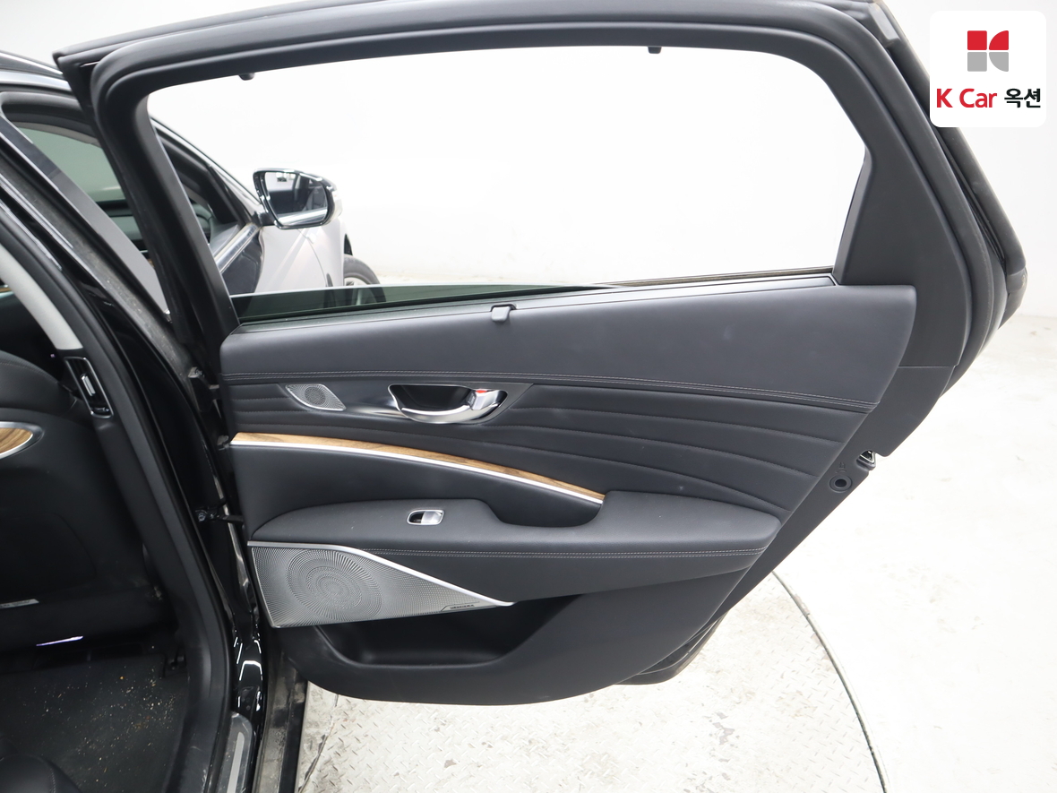 Kia K9 - 30