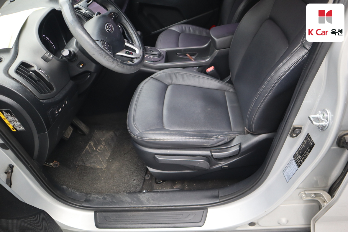 Kia Sportage 2012 - Image 18