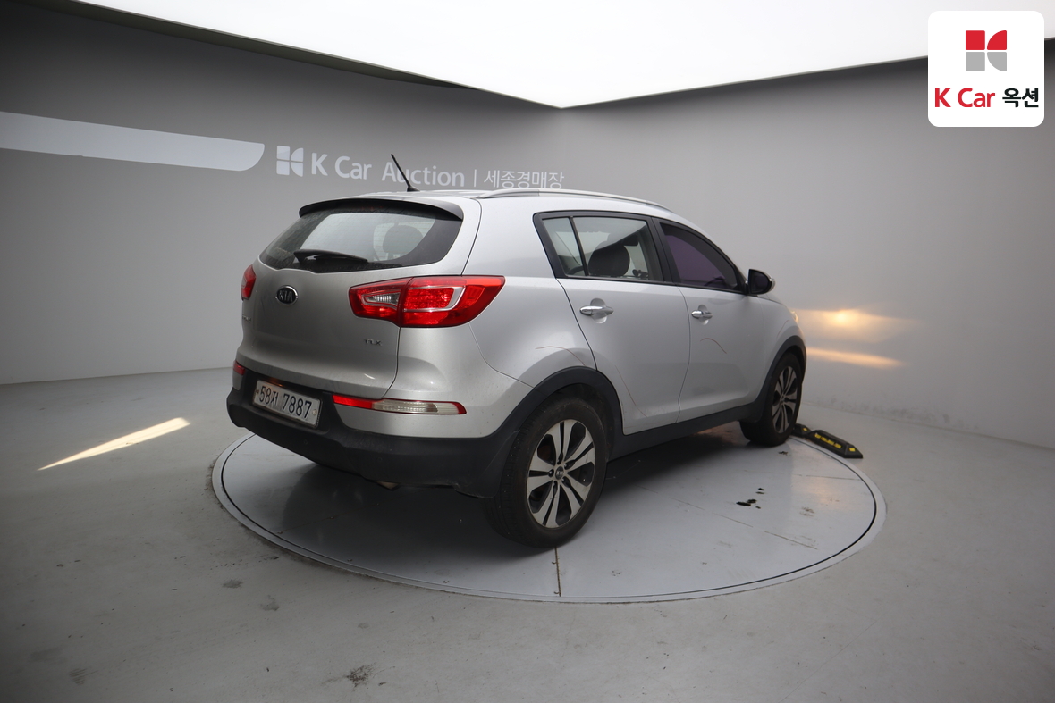 Kia Sportage 2012 - Image 2