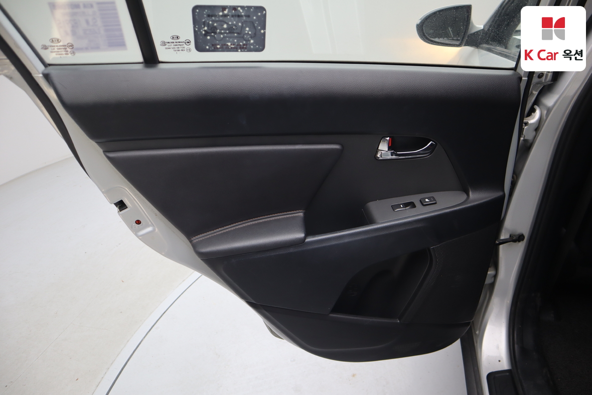 Kia Sportage 2012 - Image 20