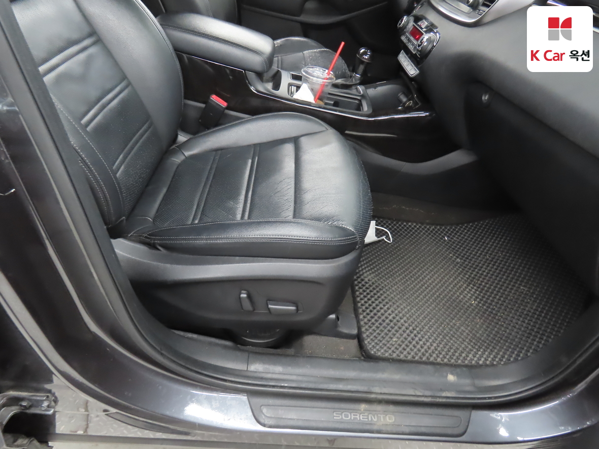 كيا سورينتو 2015 - صورة 30