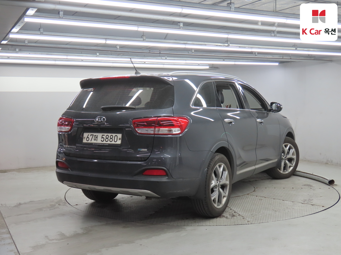 كيا سورينتو 2015 - صورة 2