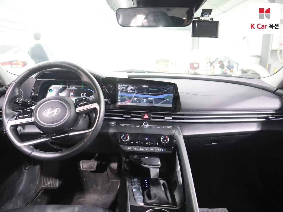 Hyundai Elantra 2024 - Image 3