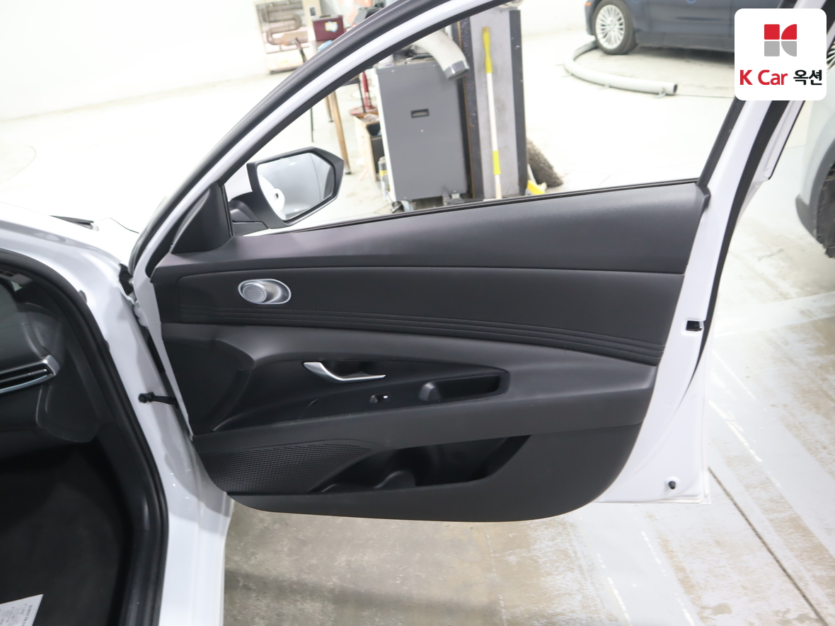 Hyundai Elantra 2024 - Image 28