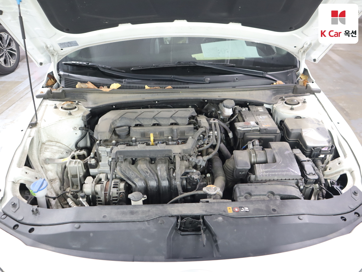 Hyundai Elantra 2024 - Image 32