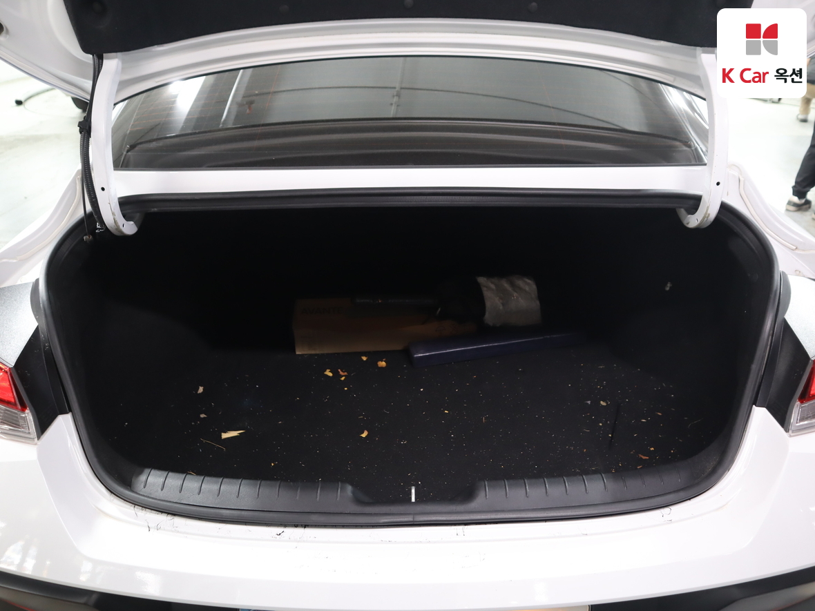 Hyundai Elantra 2024 - Image 25