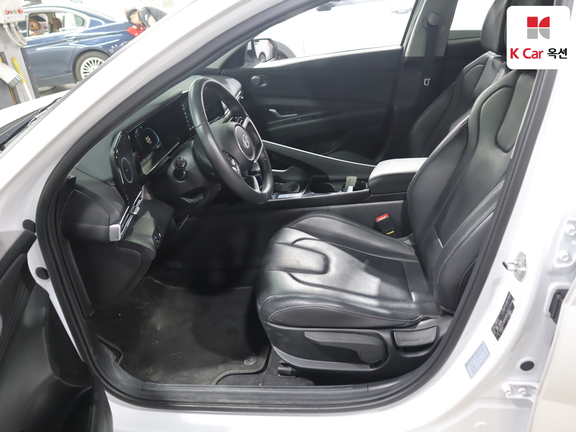 Hyundai Elantra 2024 - Image 18