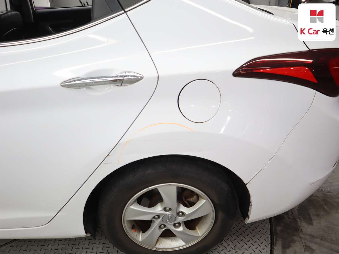 هيونداي إلانترا 2015 - صورة 38