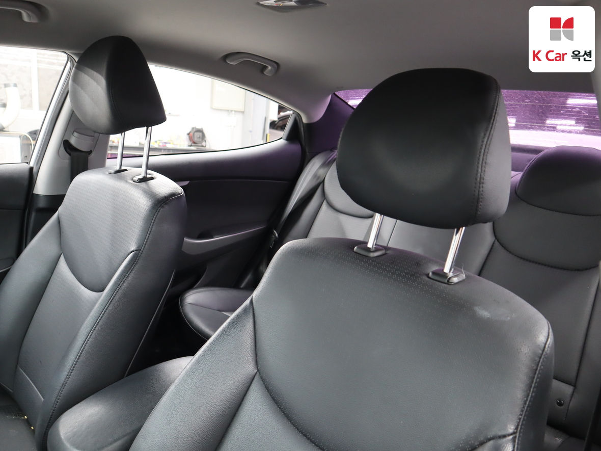 هيونداي إلانترا 2015 - صورة 18