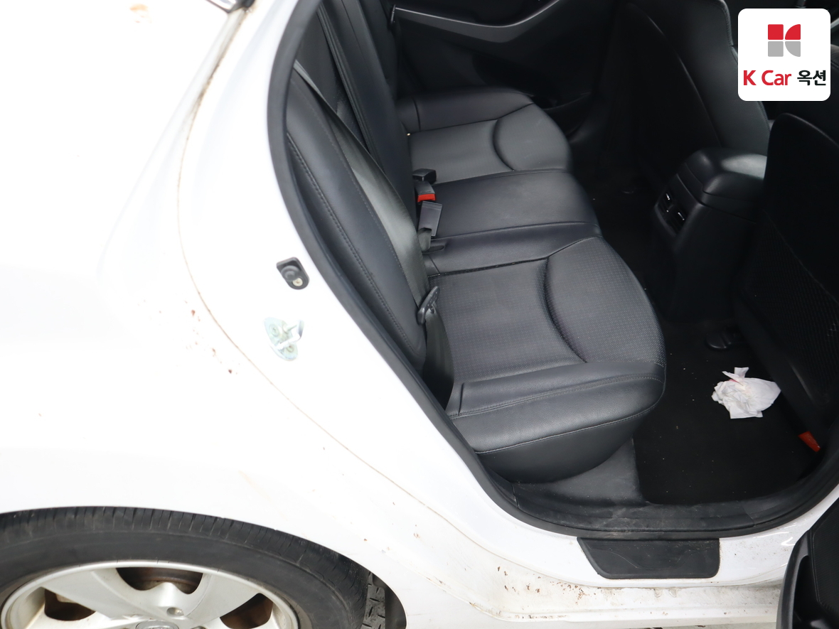 هيونداي إلانترا 2015 - صورة 25