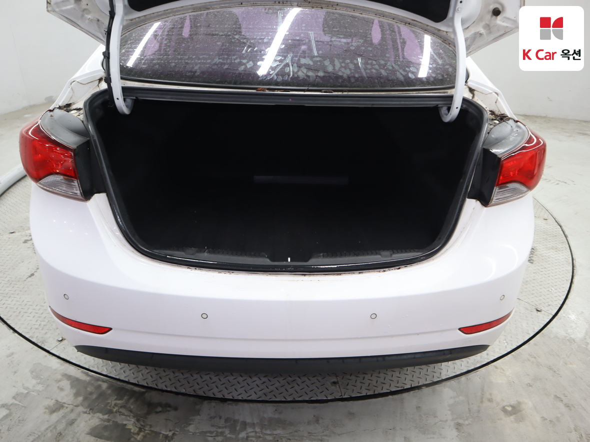 هيونداي إلانترا 2015 - صورة 23