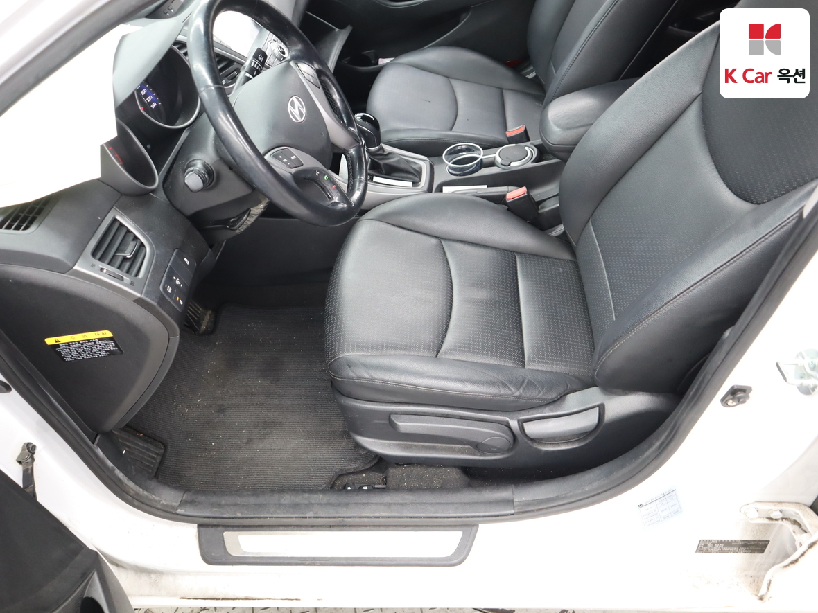 هيونداي إلانترا 2015 - صورة 17