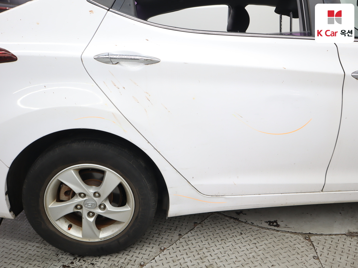 هيونداي إلانترا 2015 - صورة 41