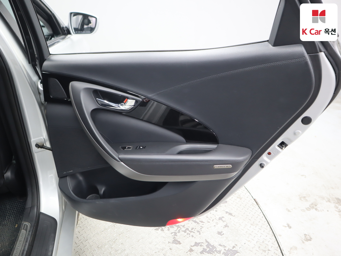 هيونداي أزيرا 2015 - صورة 30