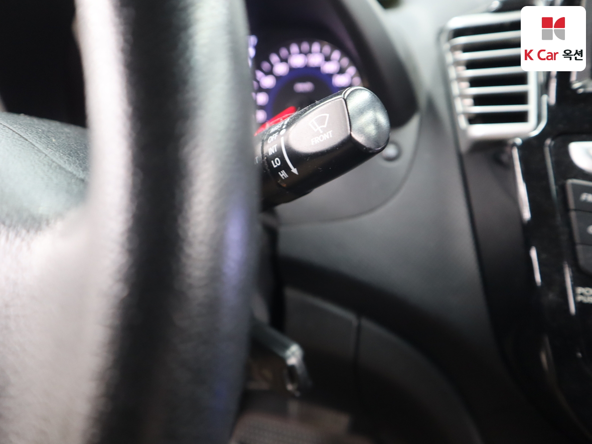 هيونداي أكسنت 2012 - صورة 11