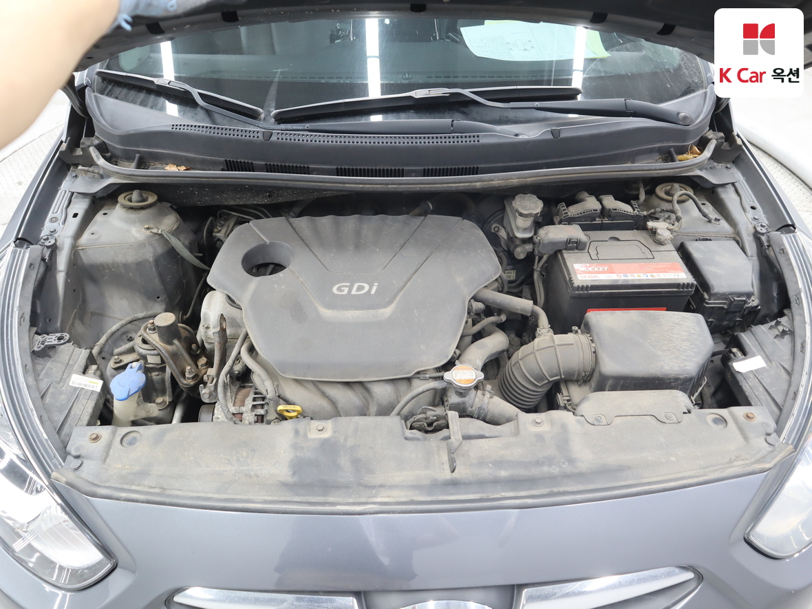 هيونداي أكسنت 2012 - صورة 30