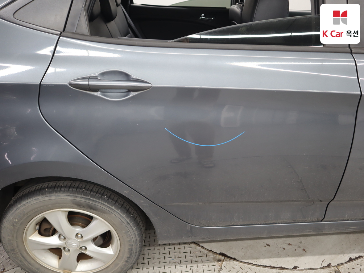 هيونداي أكسنت 2012 - صورة 40