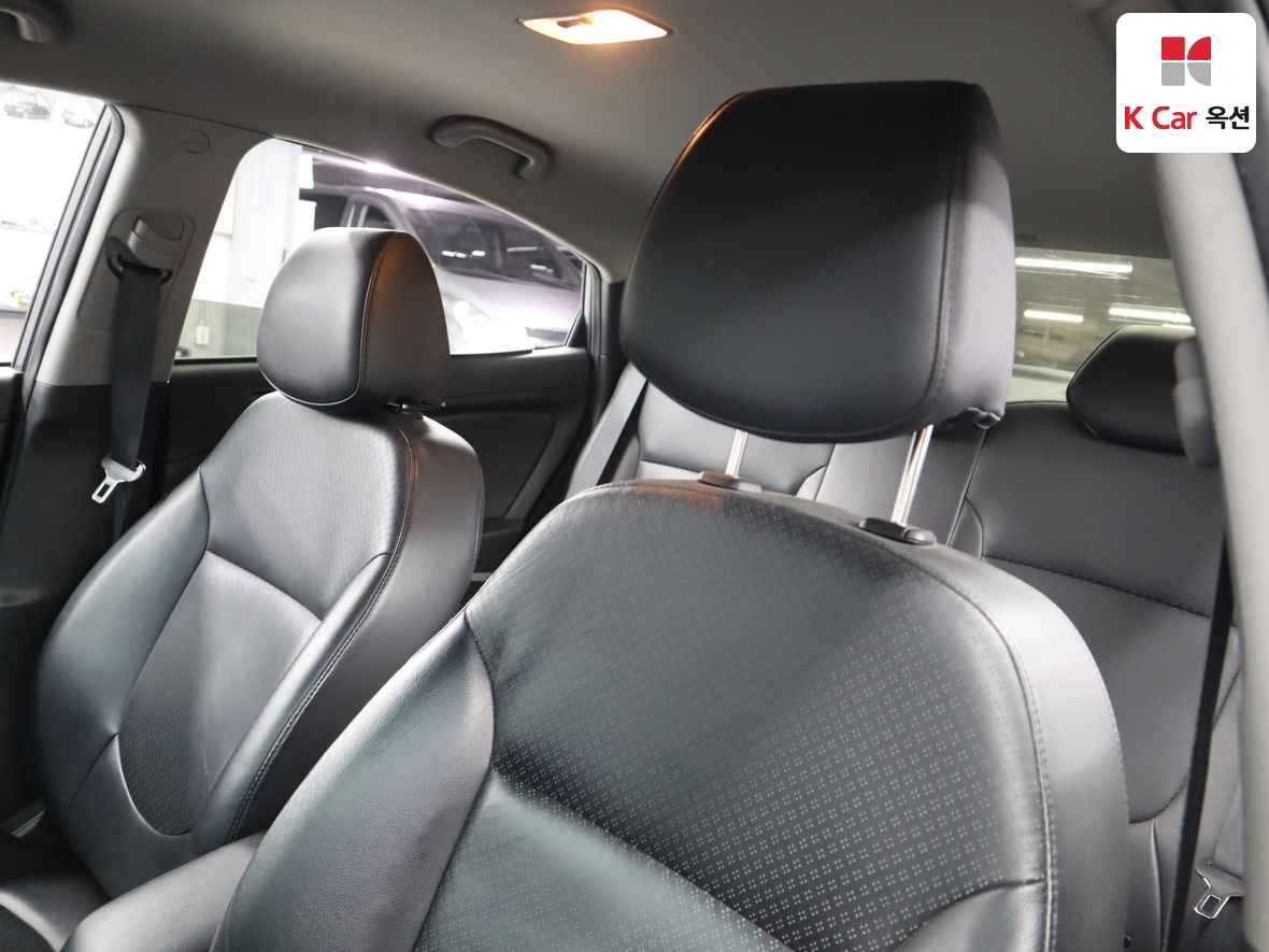 هيونداي أكسنت 2012 - صورة 18