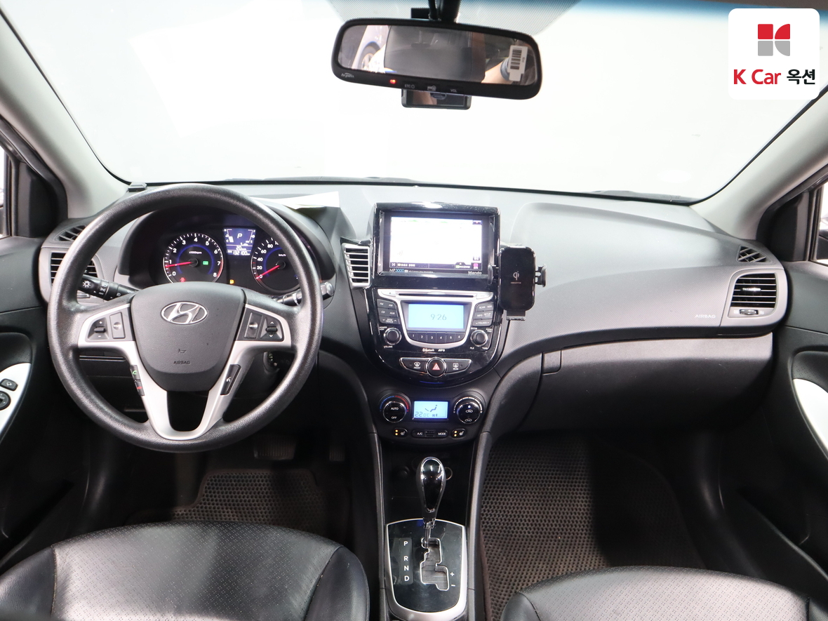 هيونداي أكسنت 2012 - صورة 3