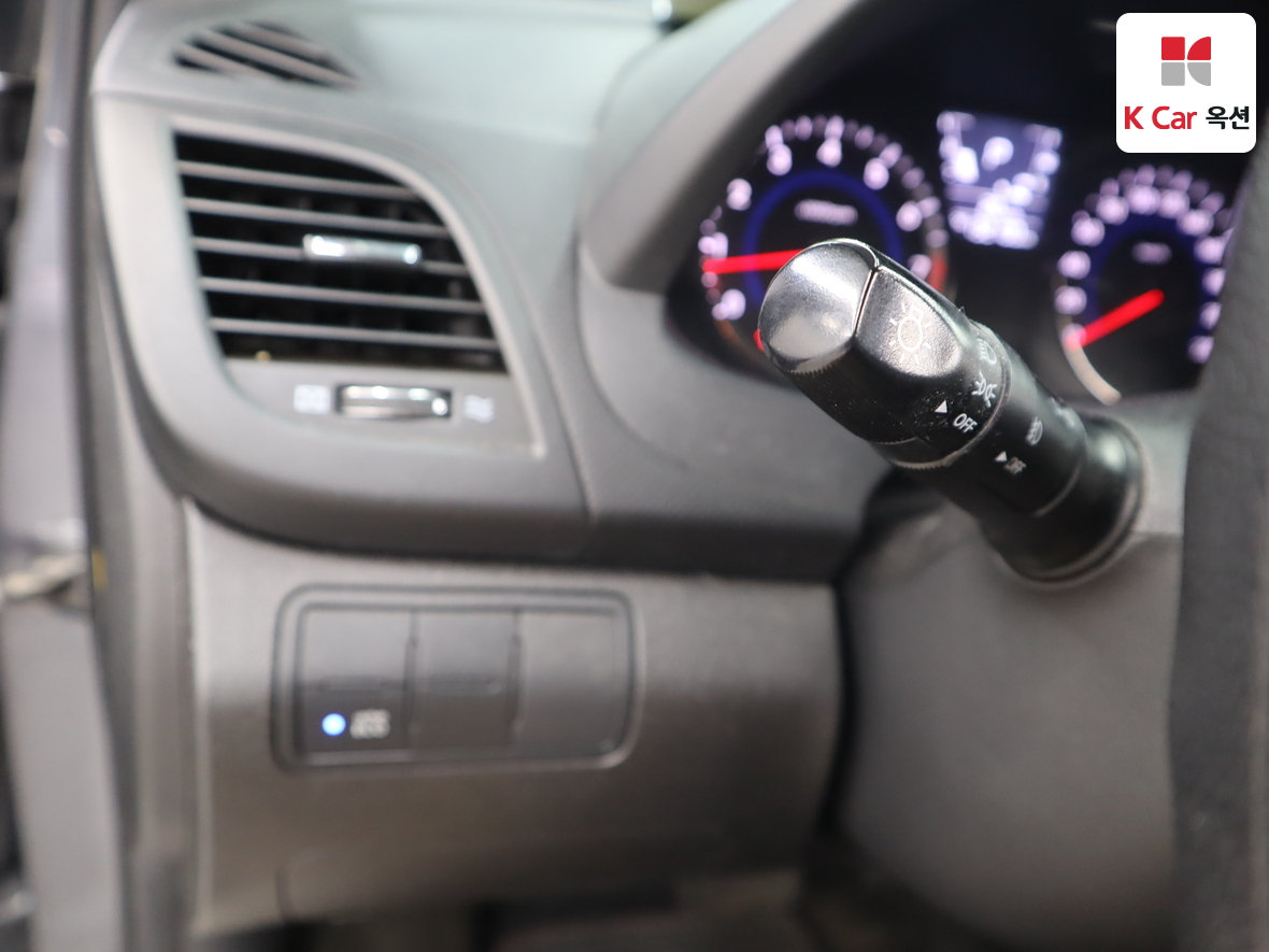 هيونداي أكسنت 2012 - صورة 9